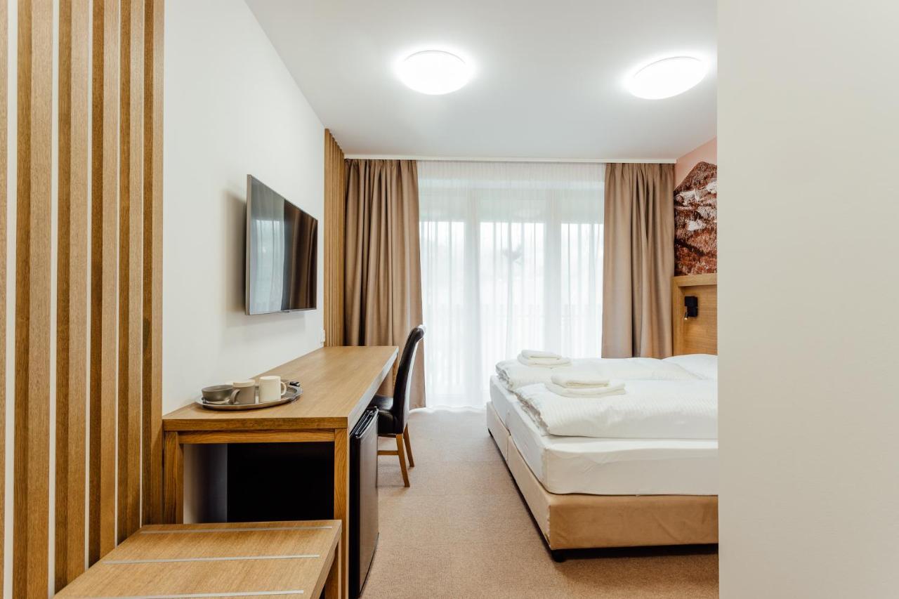 Apartmany Humno Valča Exterior foto