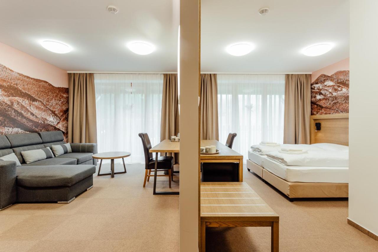 Apartmany Humno Valča Exterior foto